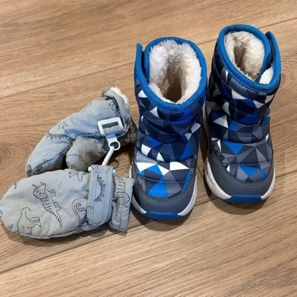 Hobibear Toddler Faux Fur Lined Snowboots and Dinosaur Mittens